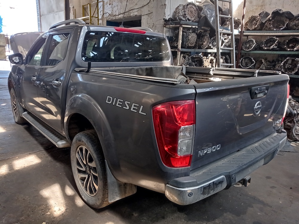MUñON Nissan NP 300 2015  USADO  EN DESARME